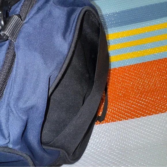 Nike Medium Size Navy Blue Black Duffel Bag with Logo - Picture 9 of 11